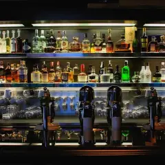 Ile wódki wypijesz, pijąc cztery piwa? Porównanie alkoholu