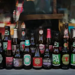 Gdzie skupują butelki po piwie? Sprawdź najlepsze miejsca i zyski