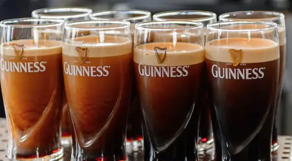 Gdzie kupić piwo Guinness? Sprawdź najlepsze miejsca i oferty