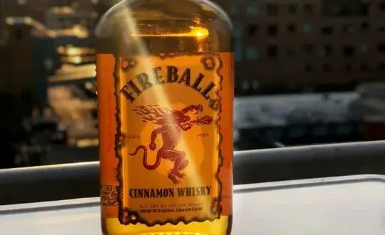Gdzie kupić Fireball whisky? Najlepsze miejsca i oferty w Polsce