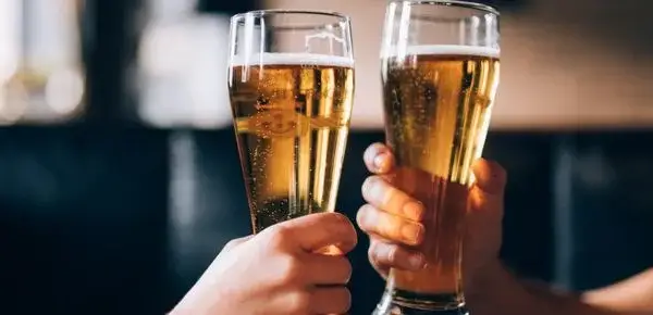 Dlaczego piwo bezalkoholowe jest drogie? Oto zaskakujące powody